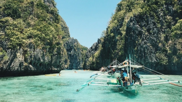 Breathtaking view of must-see destinations in the Philippines on a 7-day itinerary.